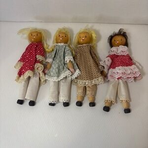 Set of 4 Girl Vintage Wooden Clothes Pin Dolls Handcrafted Fabric Clothes 8 in